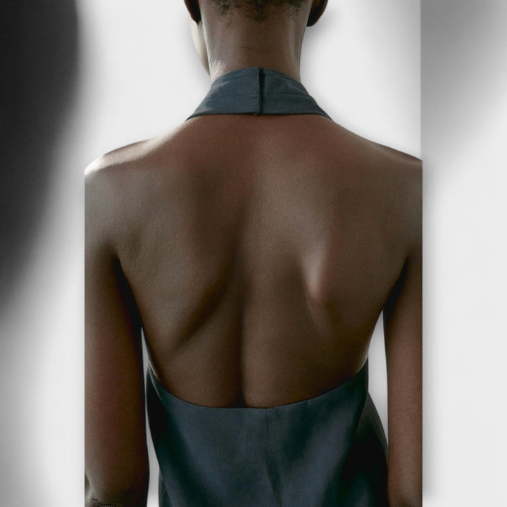 Marini | Top blu con scollatura elegante